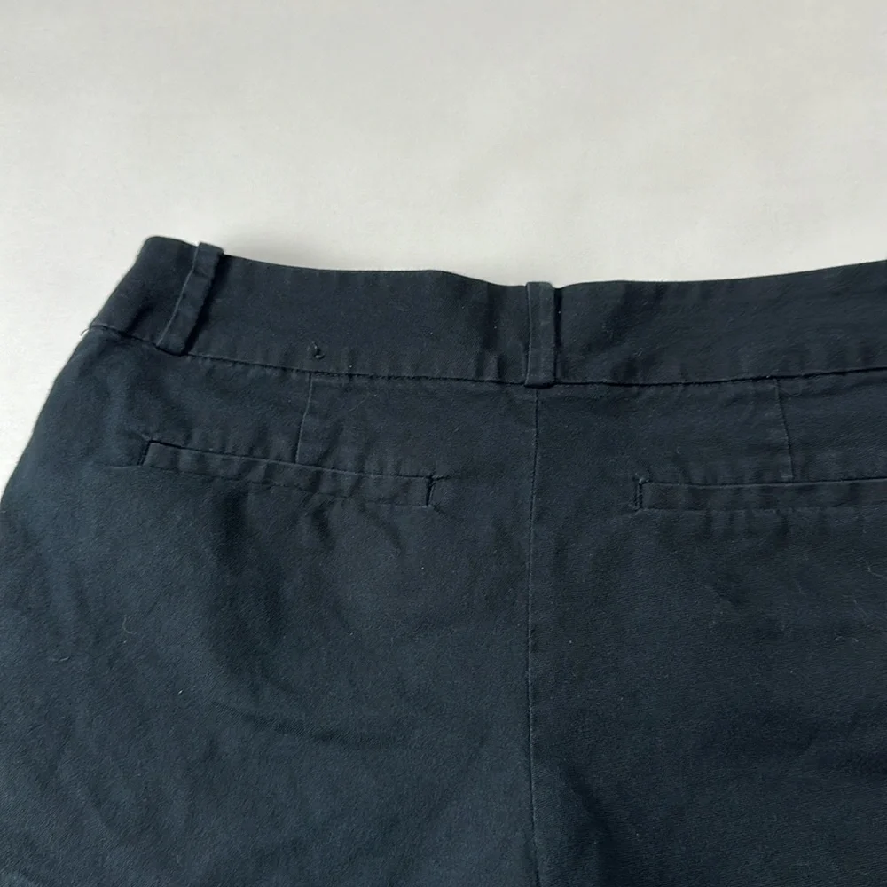 Banana Republic black ryan fit shorts with side pockets. Size 8